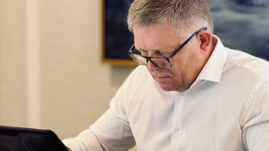 Proč Ficově vládě tolik vadí boj s korupcí? - Médium.cz